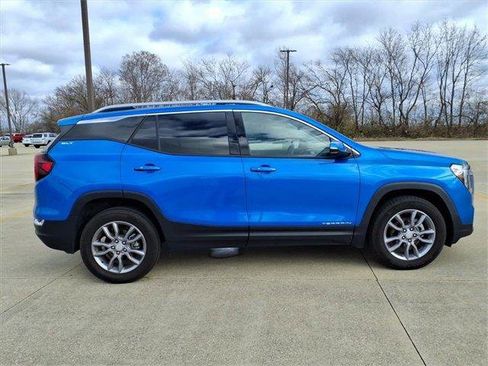 Used 2024 GMC Terrain SLT image 5