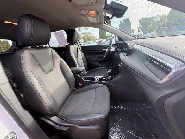 Used 2025 Buick Encore GX Preferred FWD image 27
