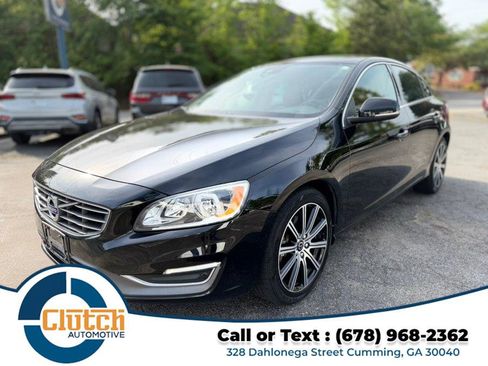 Used 2017 Volvo S60 T5 Inscription image 1