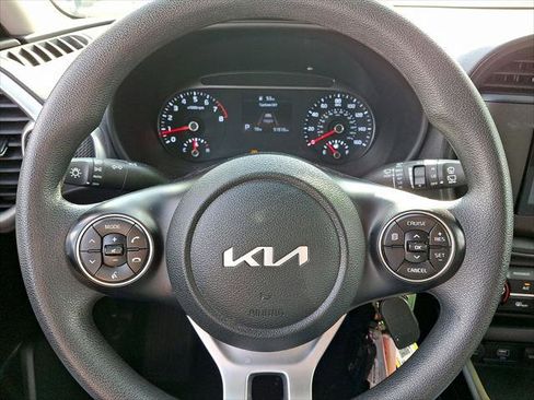 Used 2022 Kia Soul LX w/ Technology Package FWD image 8