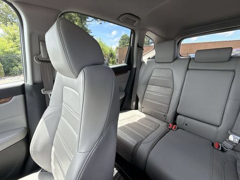 Used 2018 Honda CR-V Touring image 12