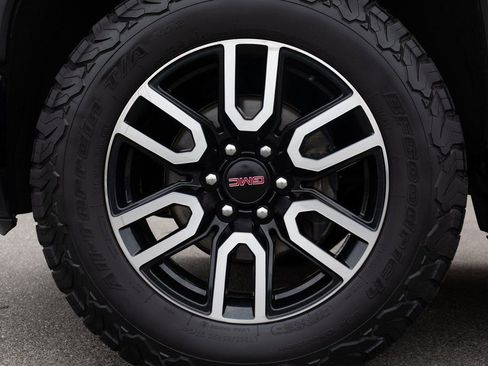 Used 2019 GMC Sierra 1500 AT4 w/ AT4 Premium Package image 11