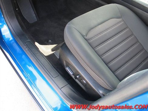 Used 2020 Ford Fusion SE FWD image 4