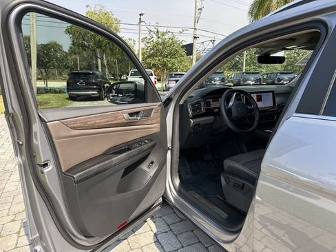 Used 2024 Volkswagen Atlas SEL AWD/4WD image 22
