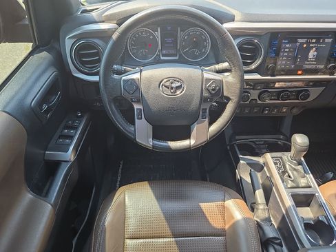 Used 2018 Toyota Tacoma Limited AWD/4WD image 12