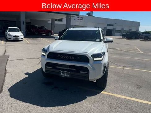 Used 2025 Toyota 4Runner Limited AWD/4WD image 3