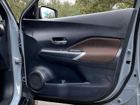 Used 2023 Nissan Kicks SR image 25