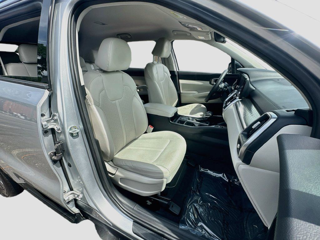 Certified 2022 Kia Sorento S FWD image 28