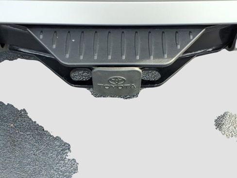 Used 2024 Toyota Highlander Platinum image 11