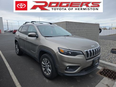Used 2019 Jeep Cherokee Latitude Plus w/ Comfort/Convenience Group image 1