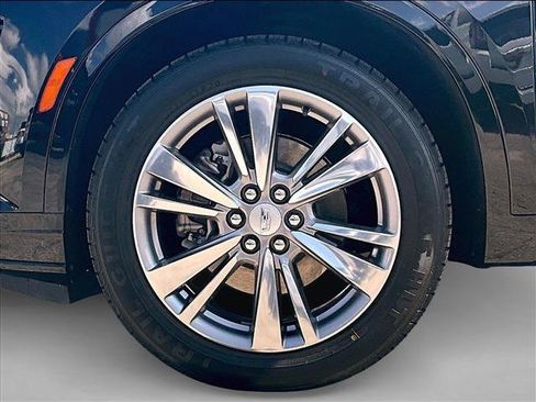Used 2025 Cadillac XT6 Premium Luxury FWD image 10