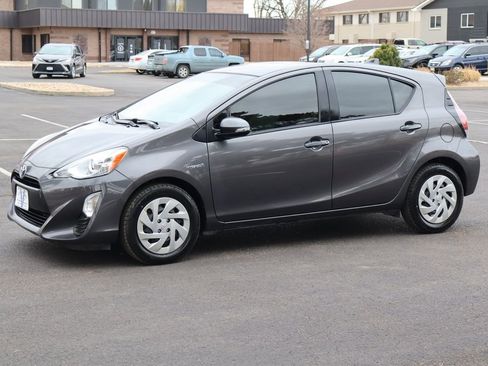 Used 2016 Toyota Prius C One image 10