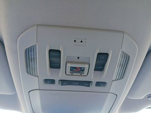 Used 2021 Toyota Highlander XLE image 20