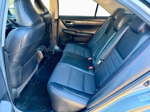 Used 2017 Toyota Camry SE image 16