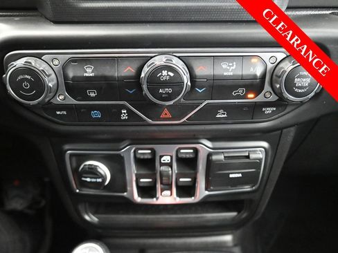 Used 2023 Jeep Wrangler Unlimited w/ Convenience Group image 30