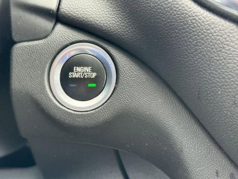 Used 2024 Chevrolet Equinox LT FWD image 16