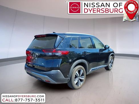 Used 2023 Nissan Rogue SL w/ SL Premium Package FWD image 3