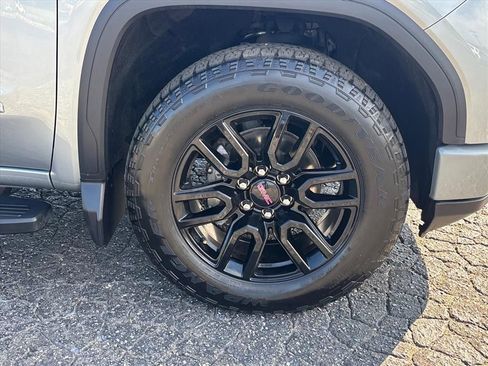 Used 2025 GMC Sierra 1500 Elevation w/ X31 Off-Road Package AWD/4WD image 10