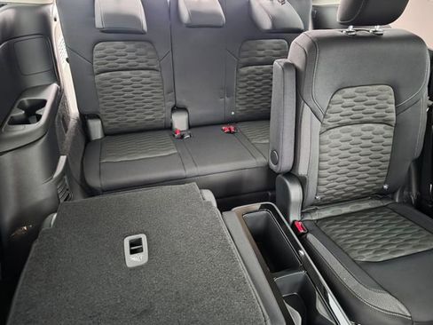 New 2025 Nissan Pathfinder SV w/ SV Premium Package image 26