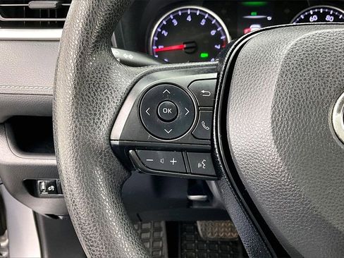 Used 2019 Toyota RAV4 LE image 18