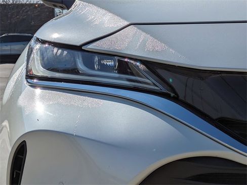 Used 2021 Toyota Venza Limited image 10