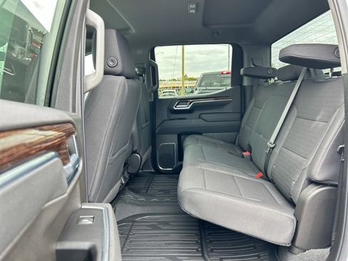 New 2026 GMC Sierra 1500 SLE image 17