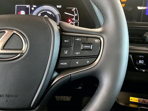 Used 2023 Lexus UX 250h AWD w/ Premium Package image 12