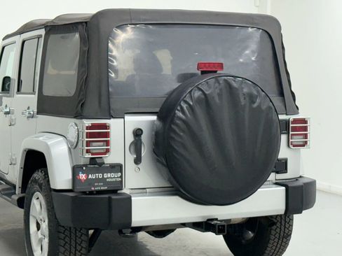 Used 2011 Jeep Wrangler Unlimited Sahara image 27