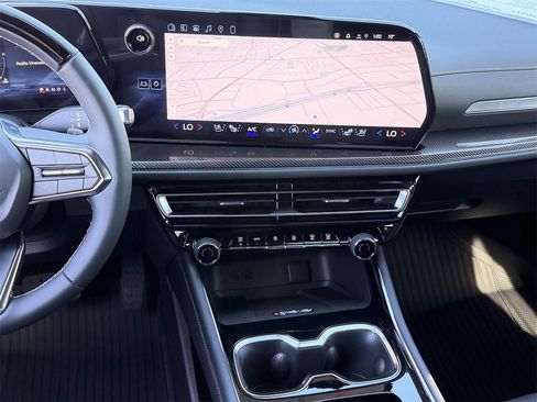 New 2026 Chevrolet Traverse High Country image 15