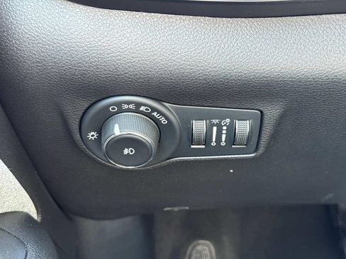 Used 2022 Jeep Compass Latitude AWD/4WD image 14
