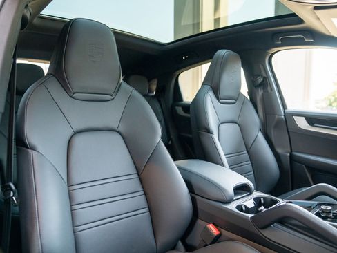 New 2026 Porsche Cayenne S image 27