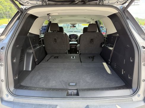 Used 2020 Chevrolet Traverse LT FWD image 13
