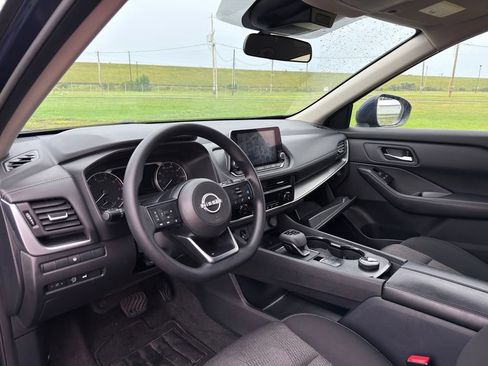 Used 2024 Nissan Rogue SV AWD/4WD image 21