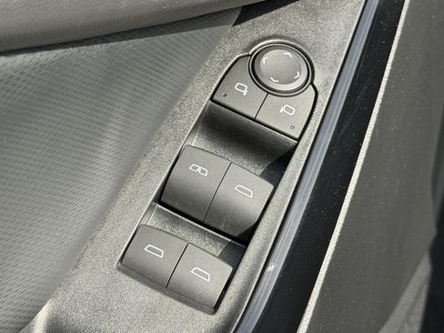 Used 2025 Chevrolet Equinox LT FWD image 14