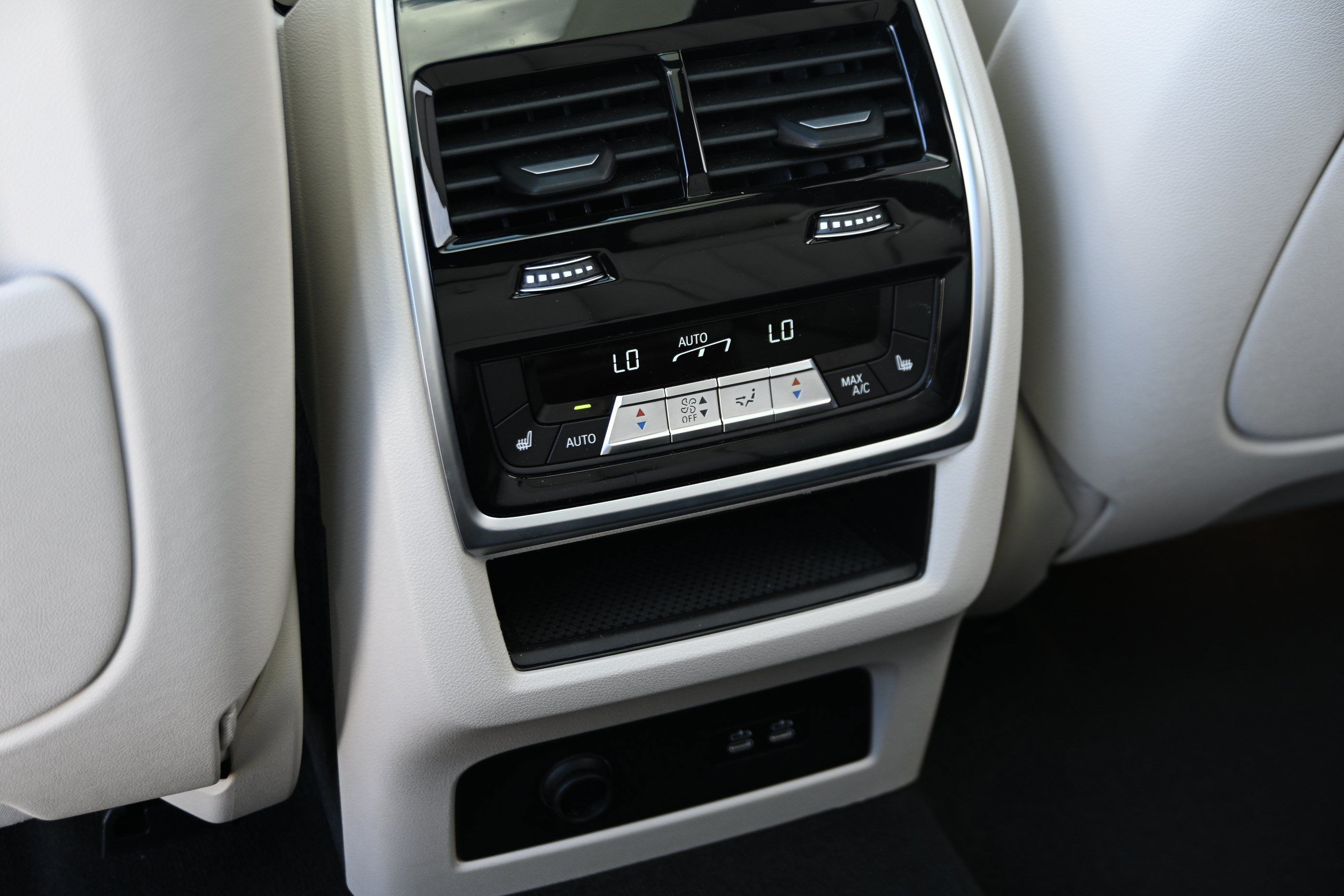 Certified 2026 BMW X7 M60i AWD/4WD image 31