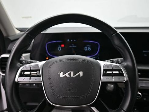 Used 2025 Kia Telluride S FWD image 22