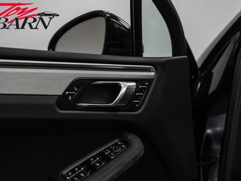 Used 2018 Porsche Macan GTS image 18