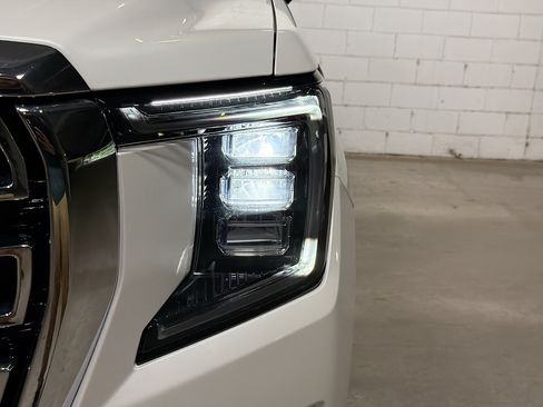 Used 2021 GMC Yukon SLT AWD/4WD image 10