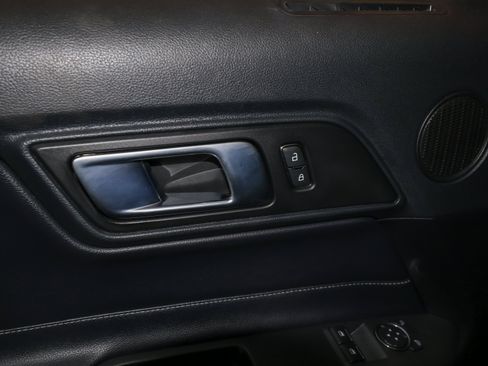 Used 2018 Ford Mustang GT Premium w/ GT Performance Package RWD image 19