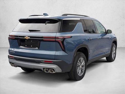 New 2026 Chevrolet Traverse LT FWD image 2