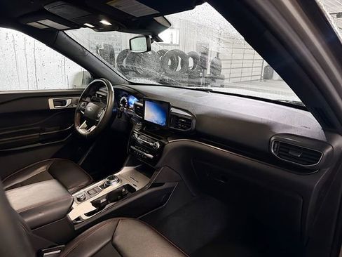 Used 2024 Ford Explorer ST-Line w/ Class IV Trailer Tow Package image 12