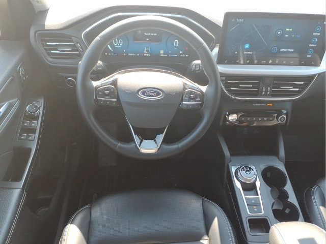 Used 2023 Ford Escape Platinum AWD/4WD image 5