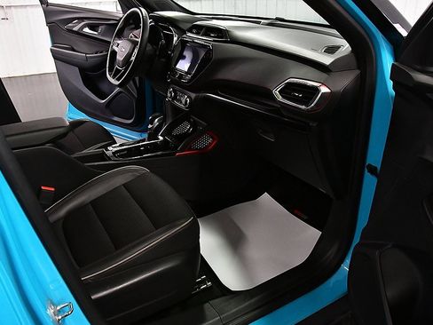 Used 2021 Chevrolet TrailBlazer RS w/ Convenience Package image 28