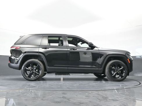 New 2026 Jeep Grand Cherokee Limited w/ Limited Altitude Package RWD image 57