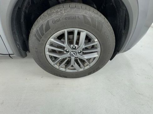 Used 2023 Nissan Rogue S AWD/4WD image 9