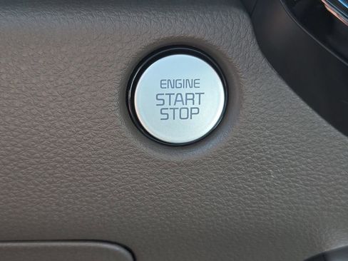 New 2026 Kia Carnival EX image 24