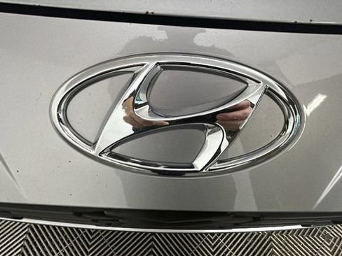 Used 2023 Hyundai Elantra SEL w/ Convenience Package FWD image 8