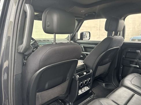Used 2025 Land Rover Defender 110 V8 AWD/4WD image 22