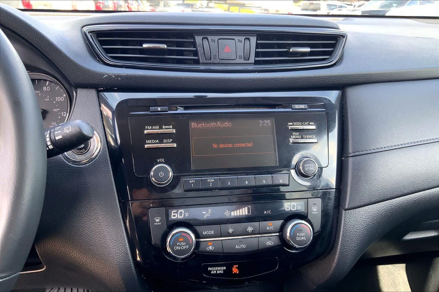 Used 2017 Nissan Rogue SV FWD image 30