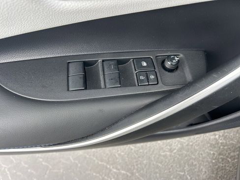 Used 2022 Toyota Corolla SE image 4